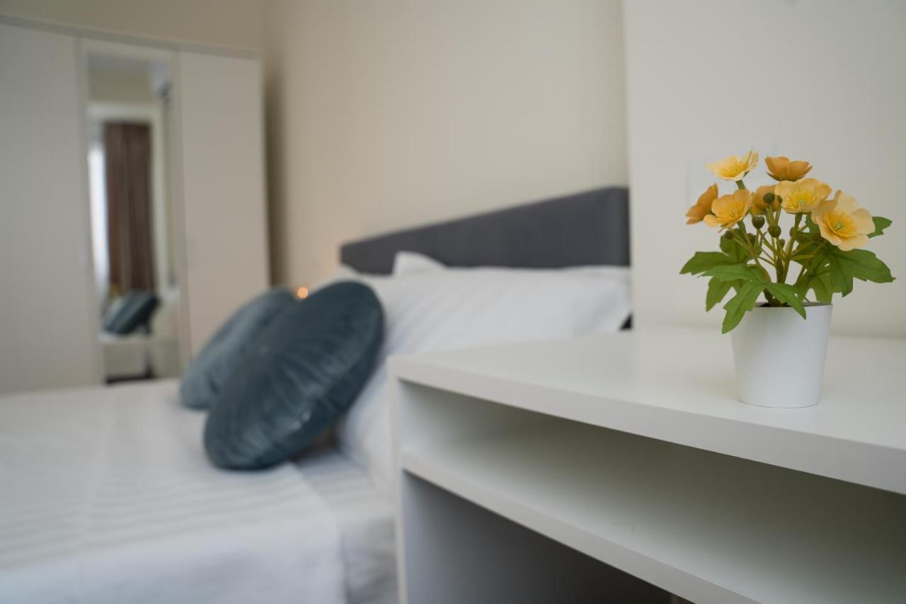 Azaleea Apartments Бухарест Экстерьер фото